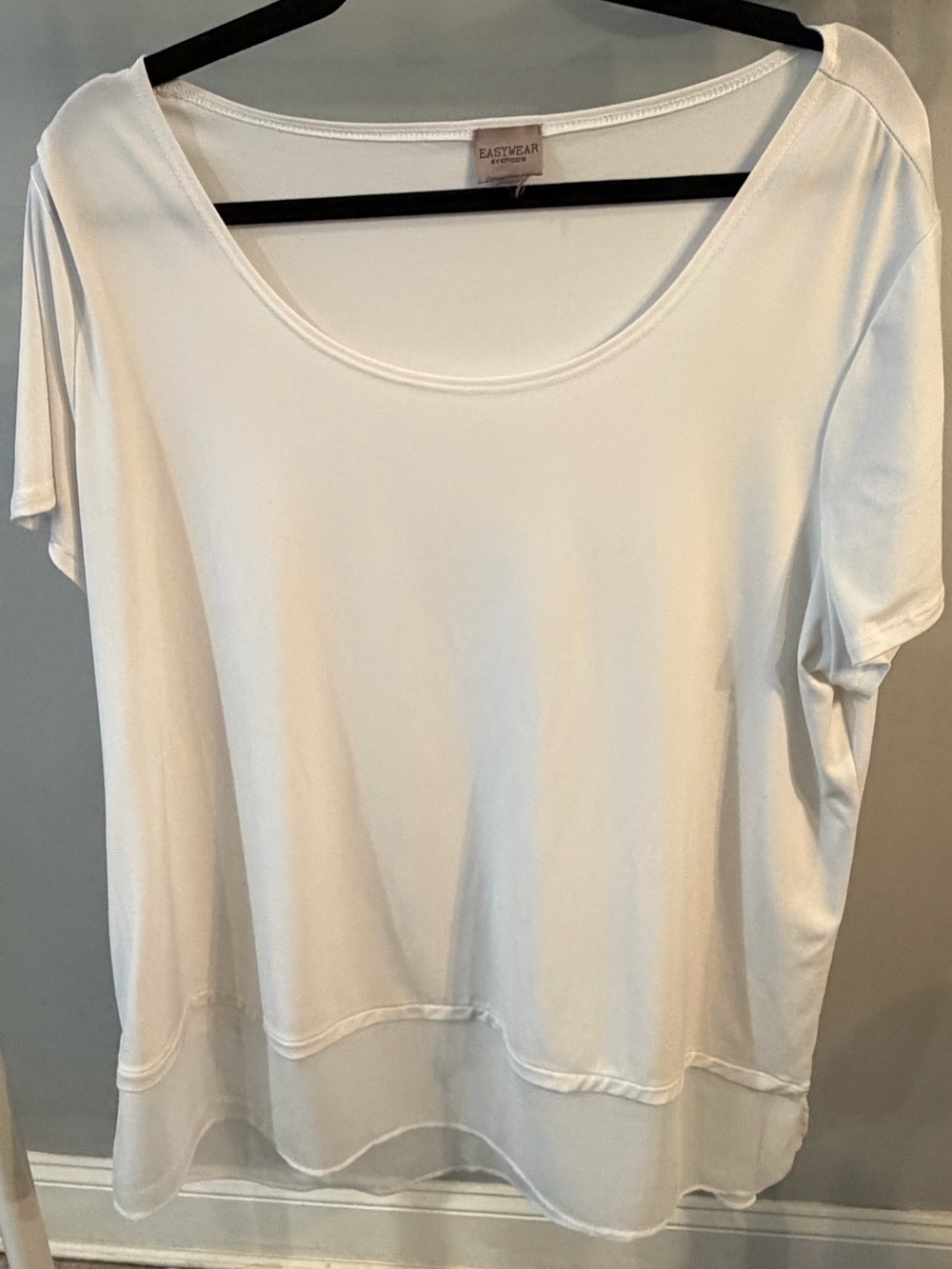 Chico's White Scoop Neck Short Sleeve Top with double hem size 3/large